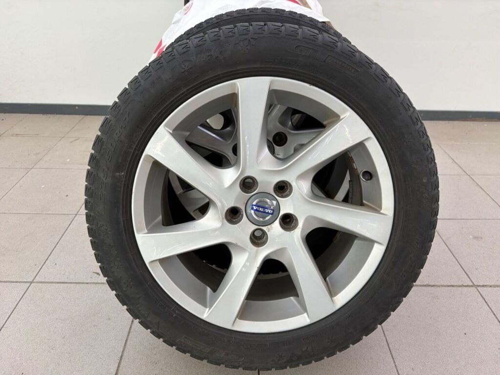Volvo V70 2014 Harmaa