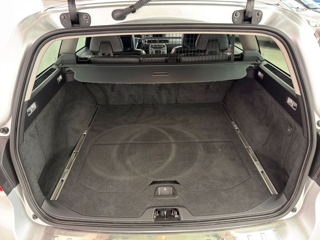 Volvo V70 2014 Harmaa