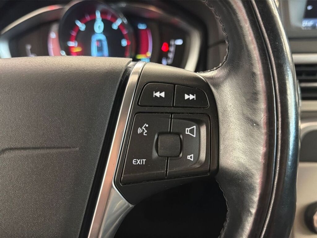 Volvo V70 2014 Harmaa