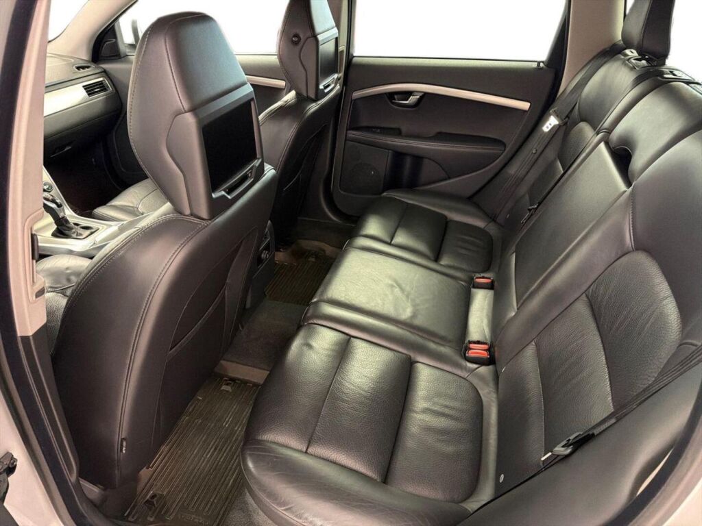 Volvo V70 2014 Harmaa
