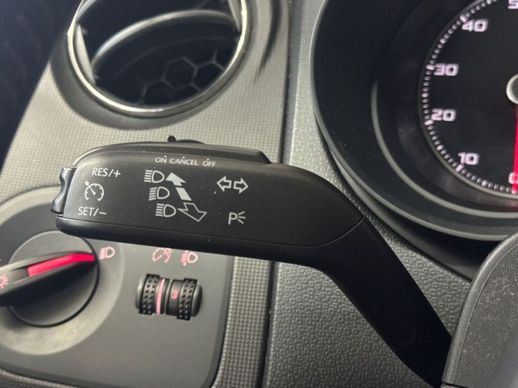 Seat Ibiza 2014 Punainen