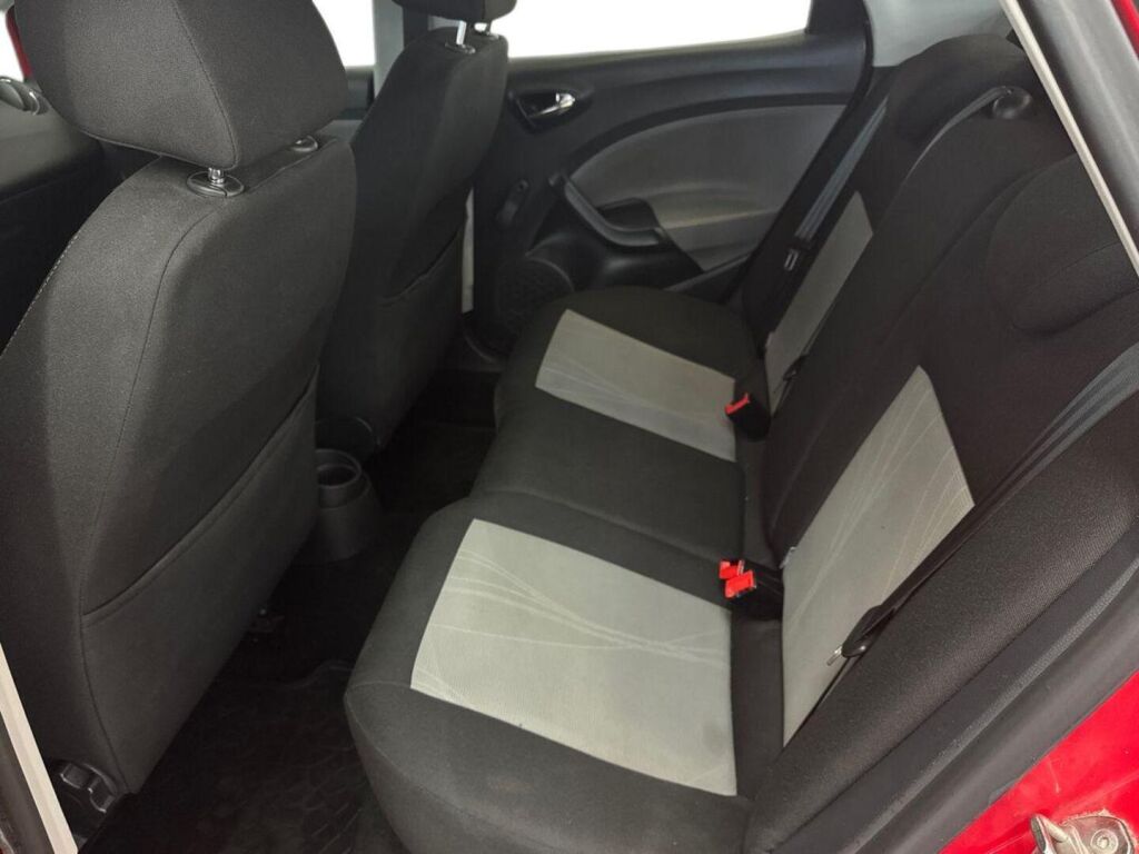 Seat Ibiza 2014 Punainen