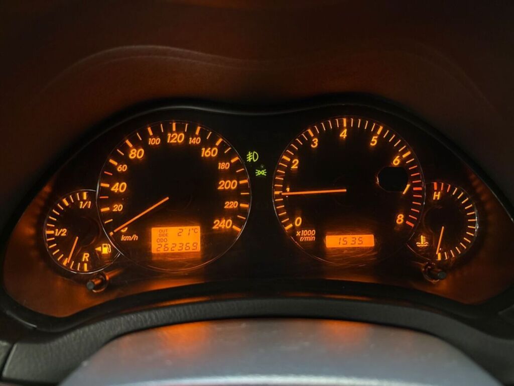 Toyota Avensis 2005 Hopea