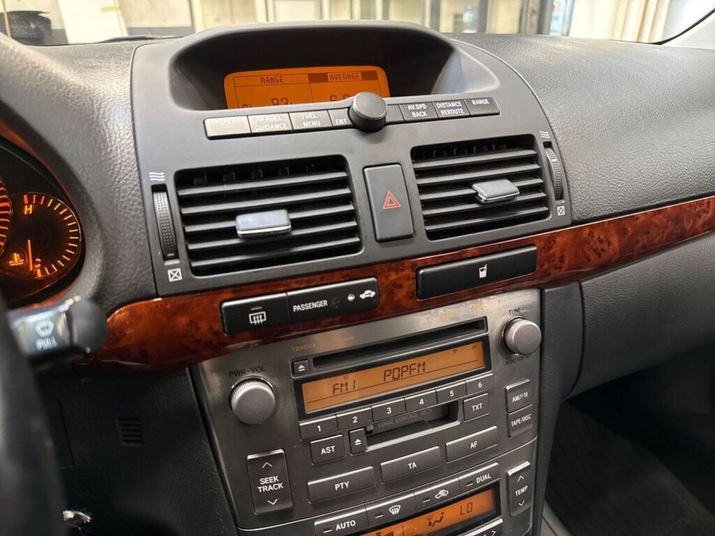Toyota Avensis 2005 Hopea