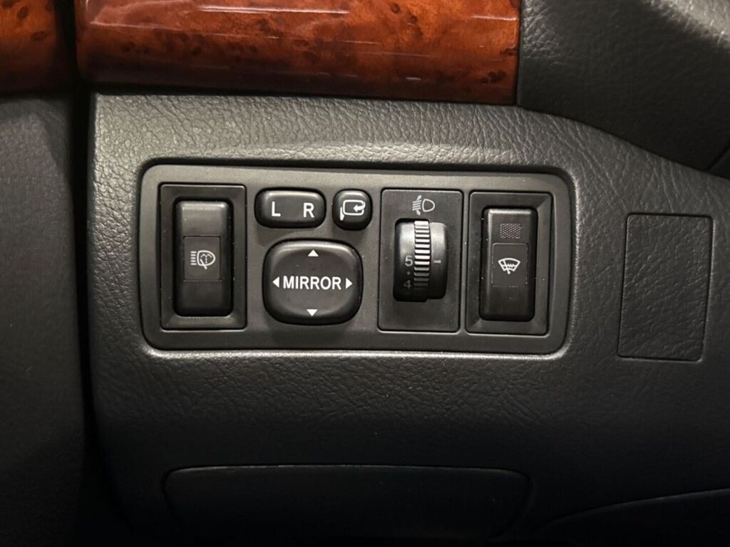 Toyota Avensis 2005 Hopea