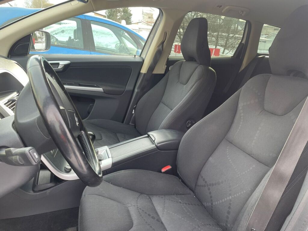 Volvo XC60 2009 Valkoinen