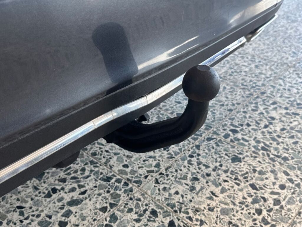 Mercedes-Benz E 2014 Harmaa