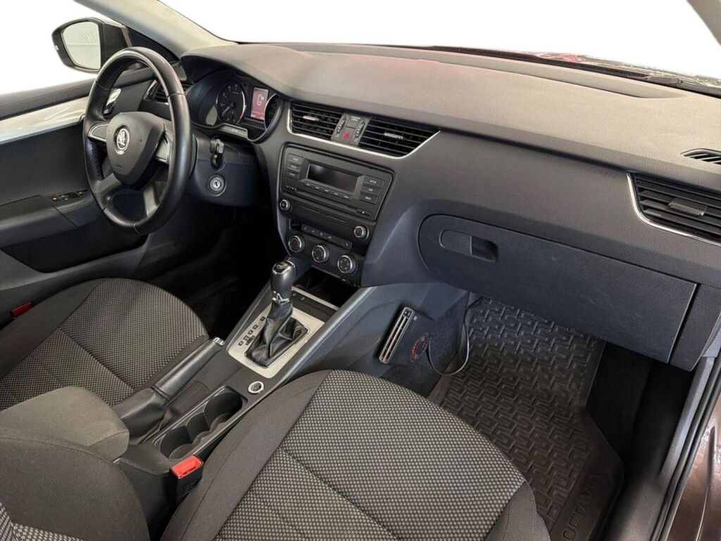 Skoda Octavia 2014 Ruskea (beige)