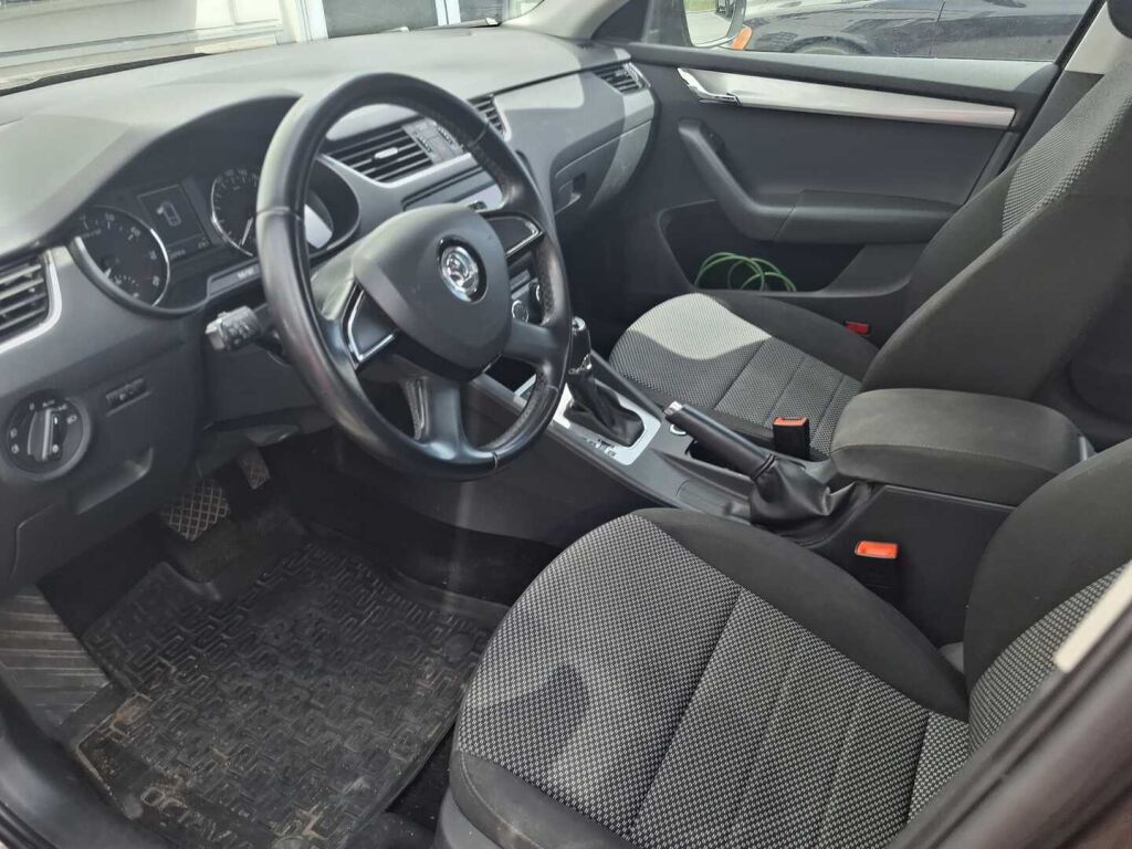 Skoda Octavia 2014 Ruskea (beige)