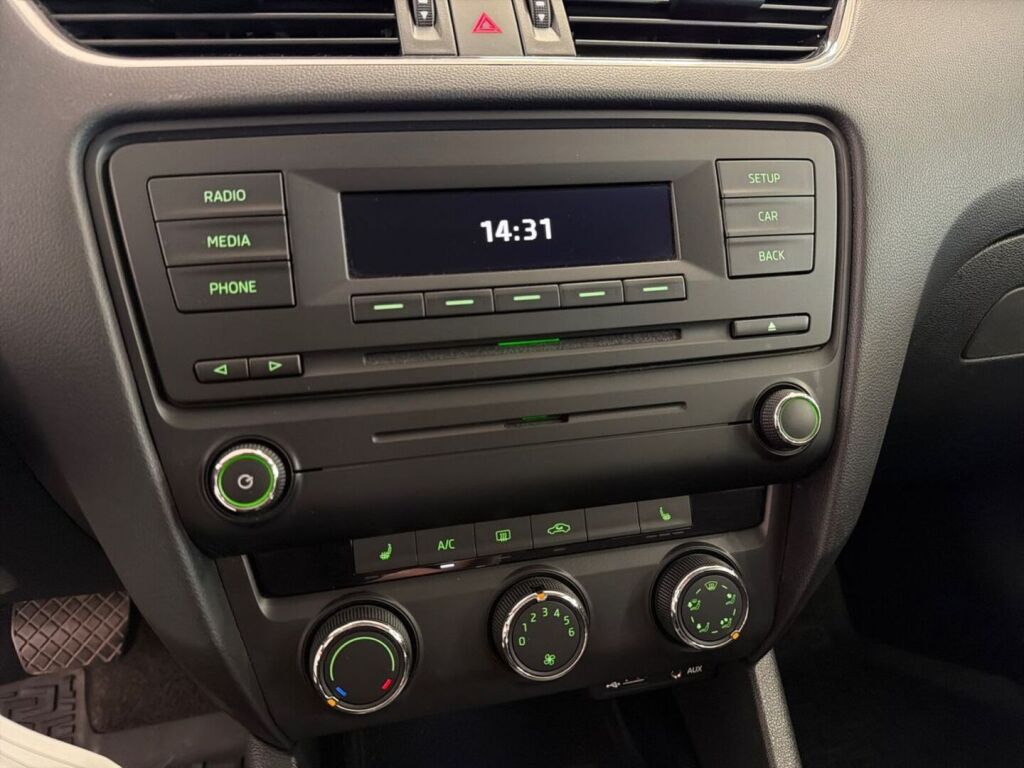 Skoda Octavia 2014 Ruskea (beige)
