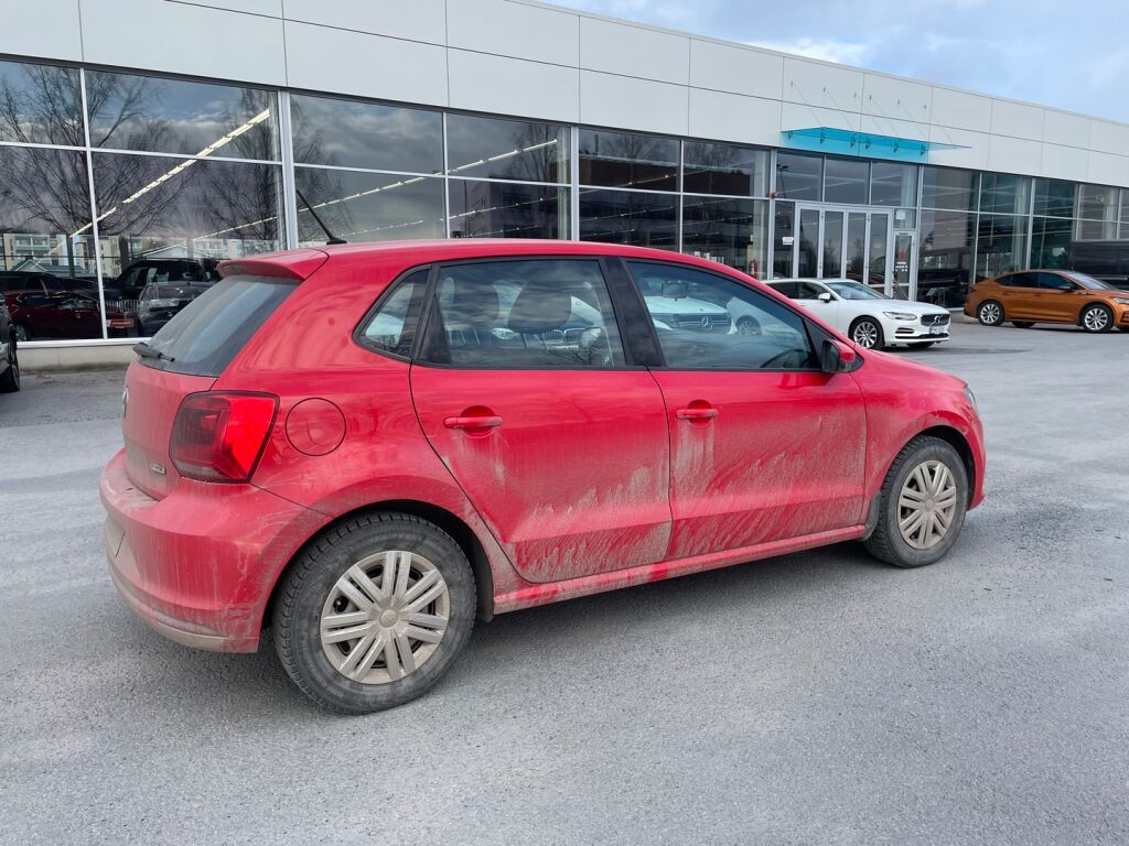 Volkswagen Polo 2014 Punainen
