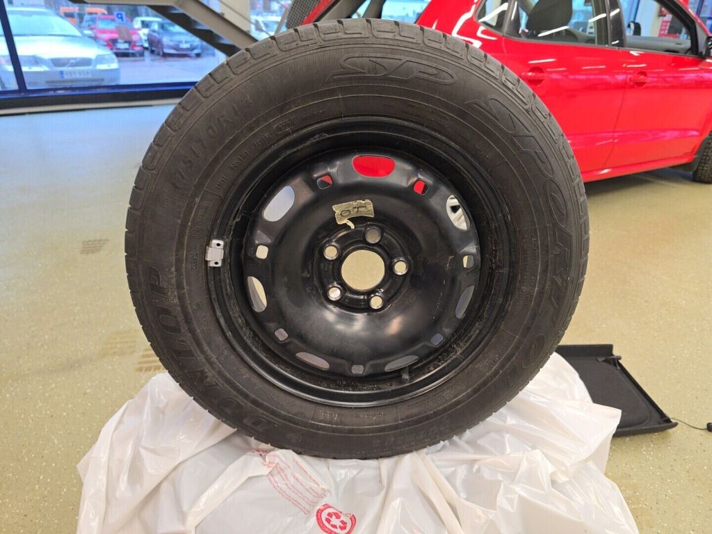 Volkswagen Polo 2014 Punainen