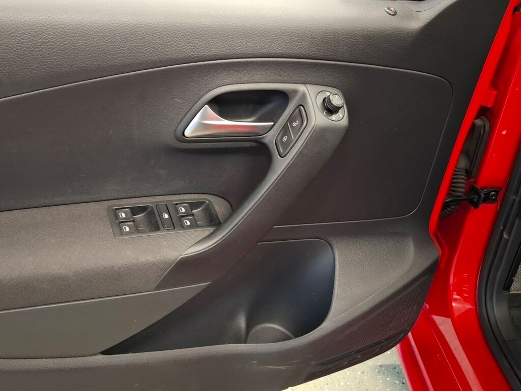 Volkswagen Polo 2014 Punainen