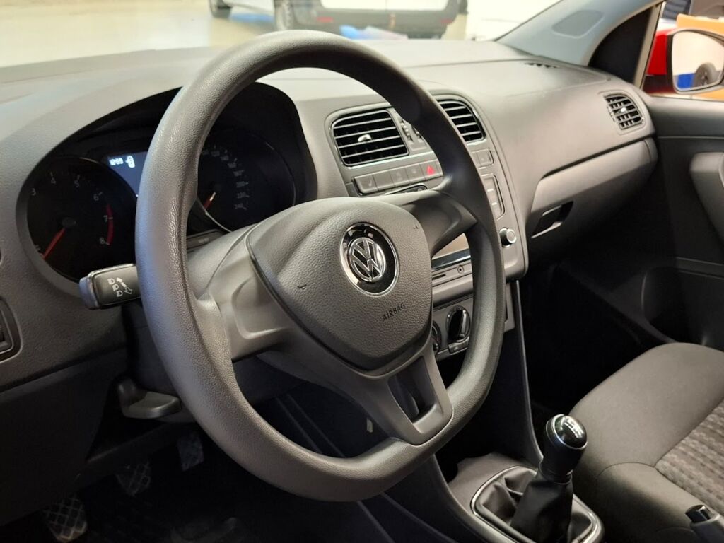 Volkswagen Polo 2014 Punainen