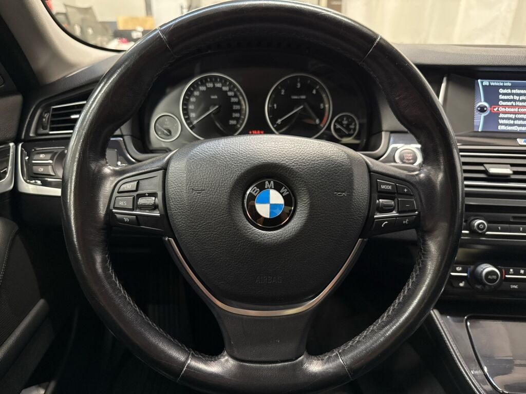 BMW 520 2014 Musta