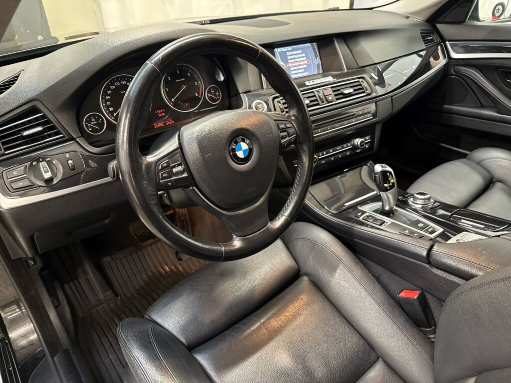 BMW 520 2014 Musta