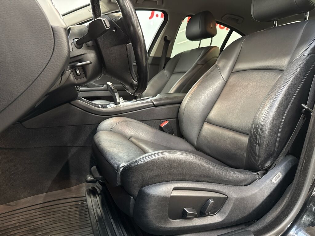 BMW 520 2014 Musta