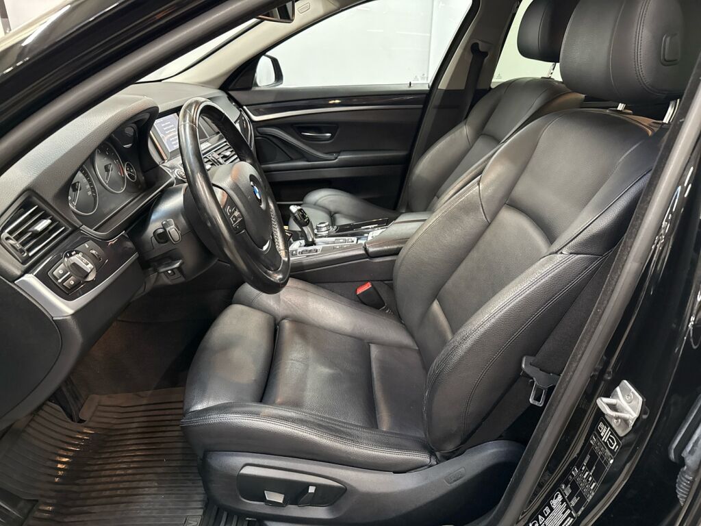 BMW 520 2014 Musta