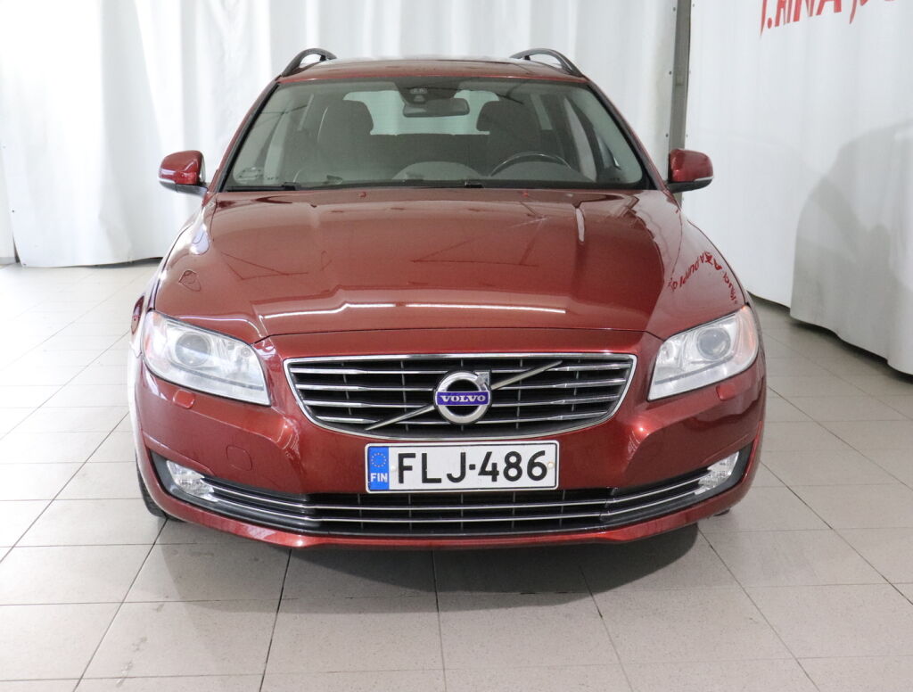 Volvo V70 2014 Punainen