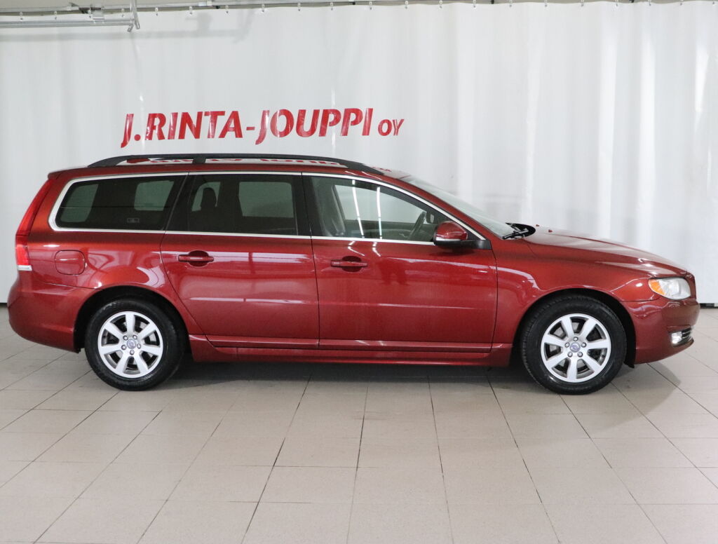 Volvo V70 2014 Punainen