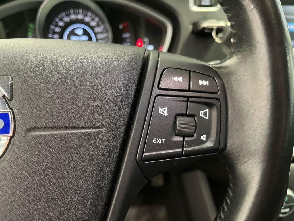 Volvo V40 2014 Oranssi