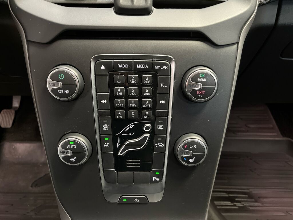 Volvo V40 2014 Oranssi