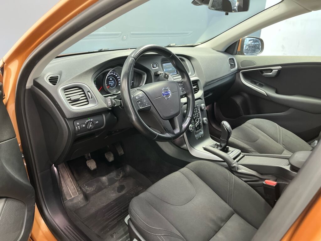 Volvo V40 2014 Oranssi
