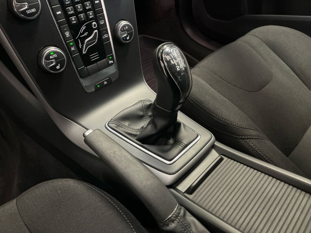 Volvo V40 2014 Oranssi