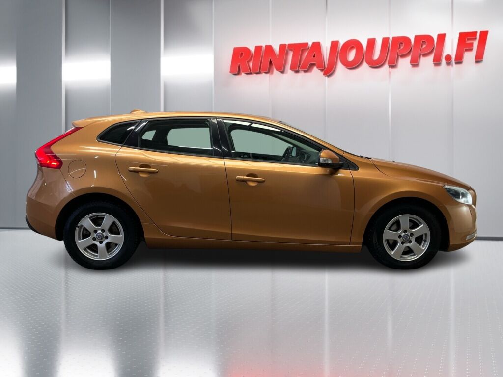 Volvo V40 2014 Oranssi