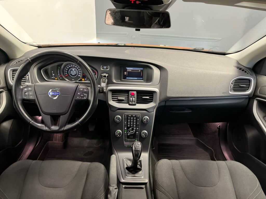 Volvo V40 2014 Oranssi