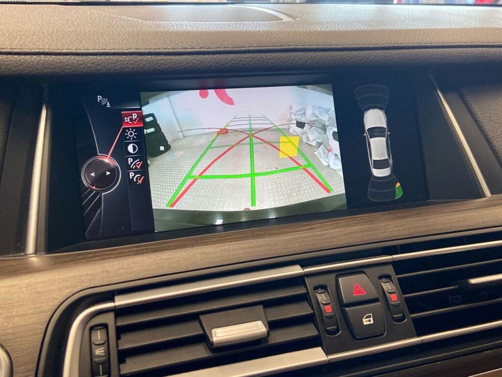 BMW 750 2014 Musta