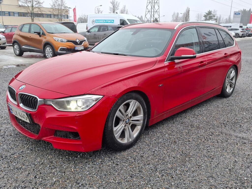 BMW 320 2014 Punainen