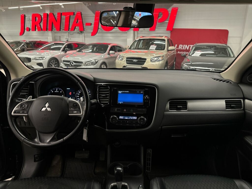 Mitsubishi Outlander 2015 Musta