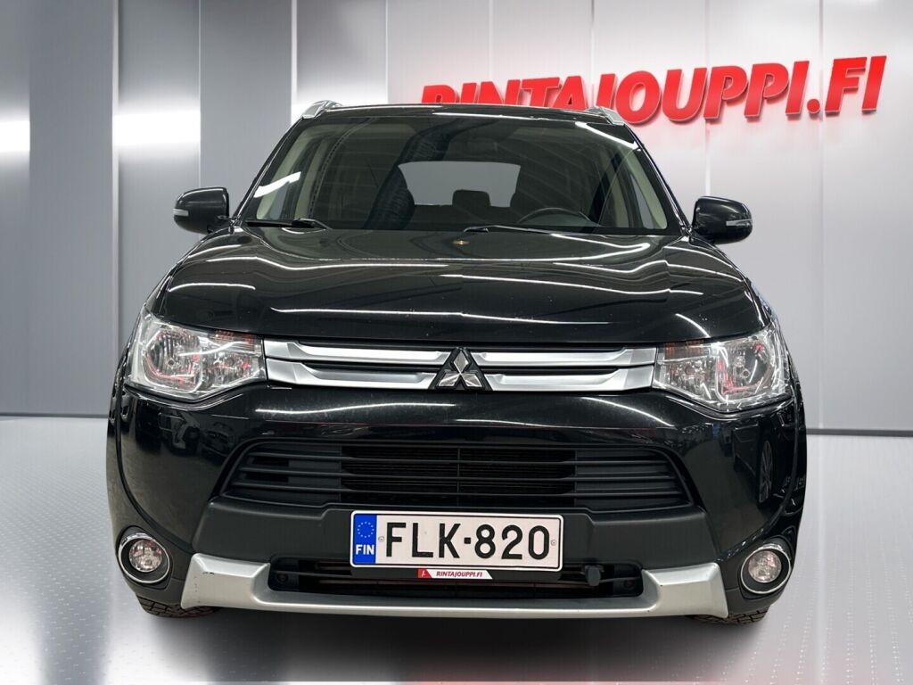 Mitsubishi Outlander 2015 Musta