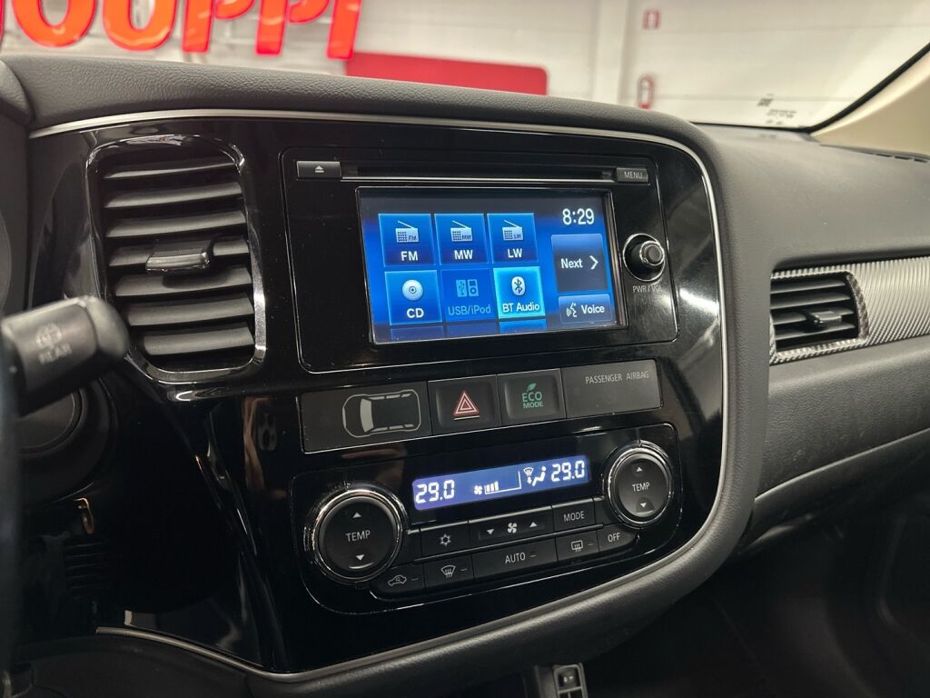 Mitsubishi Outlander 2015 Musta