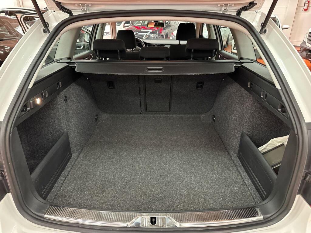 Skoda Superb 2014 Valkoinen