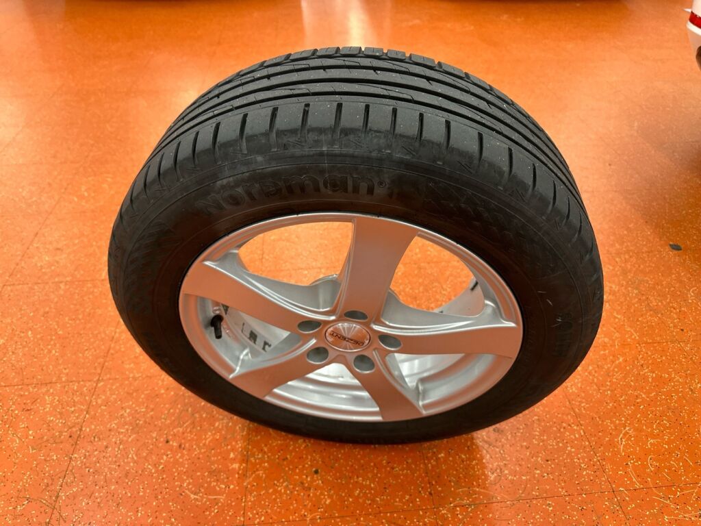 Skoda Superb 2014 Valkoinen