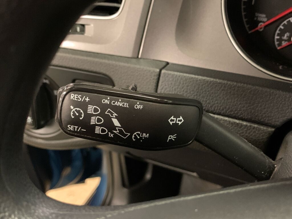 Volkswagen Golf 2014 Sininen