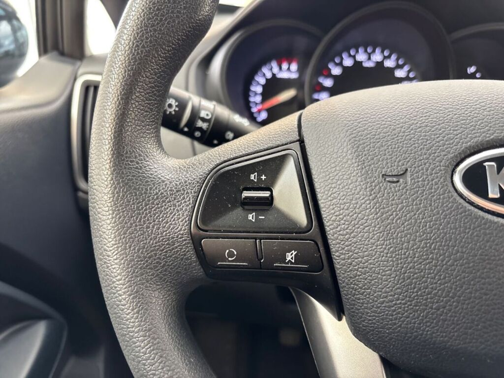 Kia Rio 2015 Musta