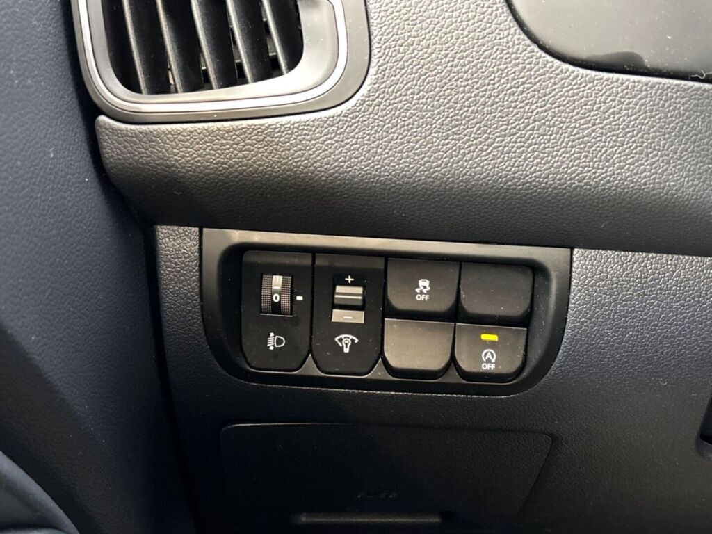 Kia Rio 2015 Musta