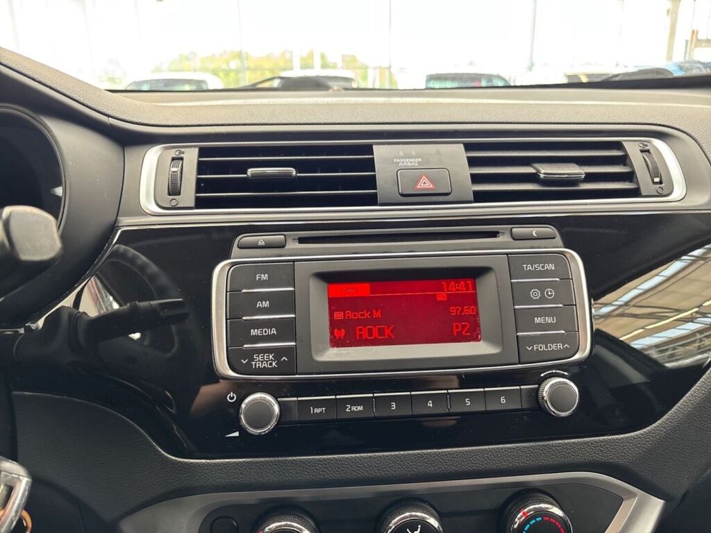 Kia Rio 2015 Musta