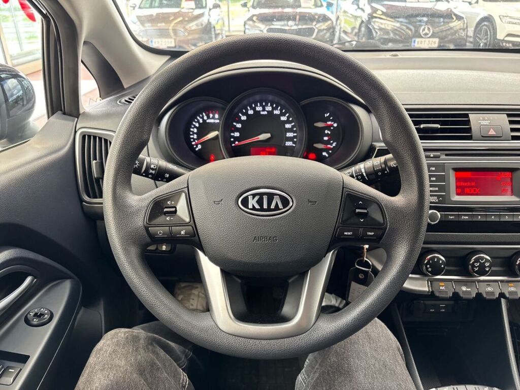 Kia Rio 2015 Musta