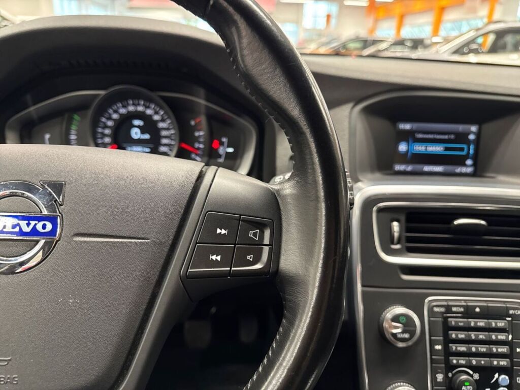 Volvo V60 2015 Harmaa