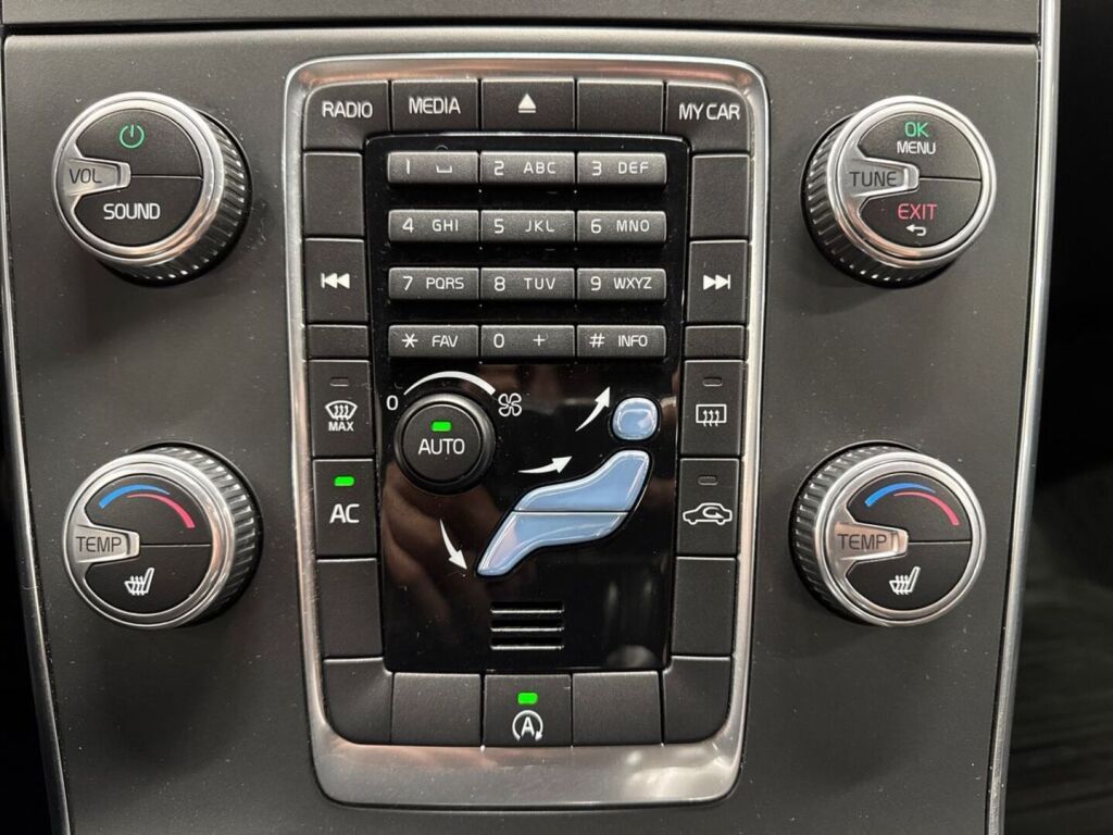 Volvo V60 2015 Harmaa