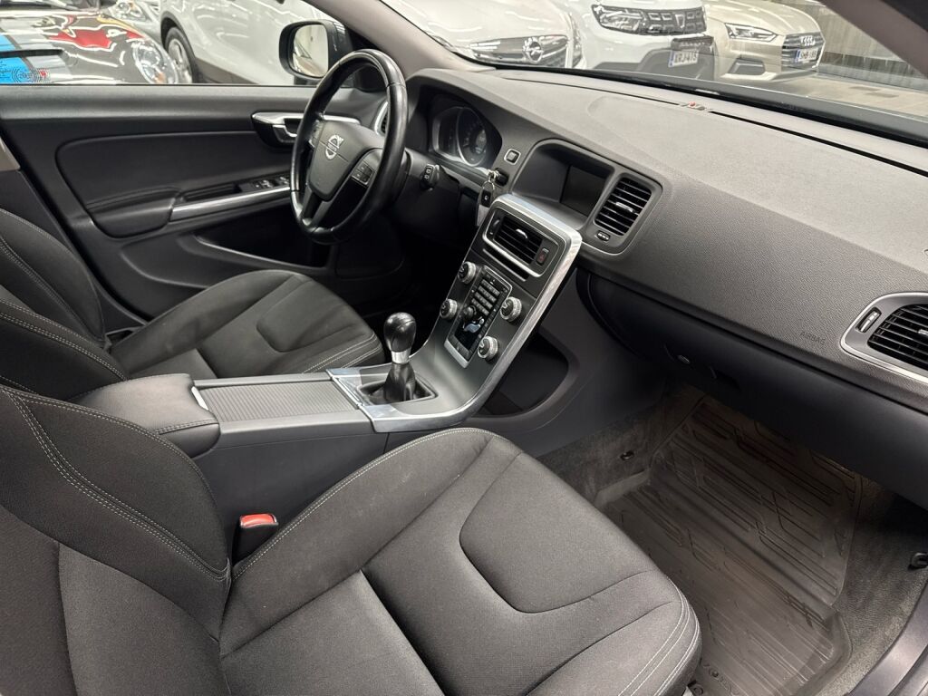 Volvo V60 2015 Harmaa