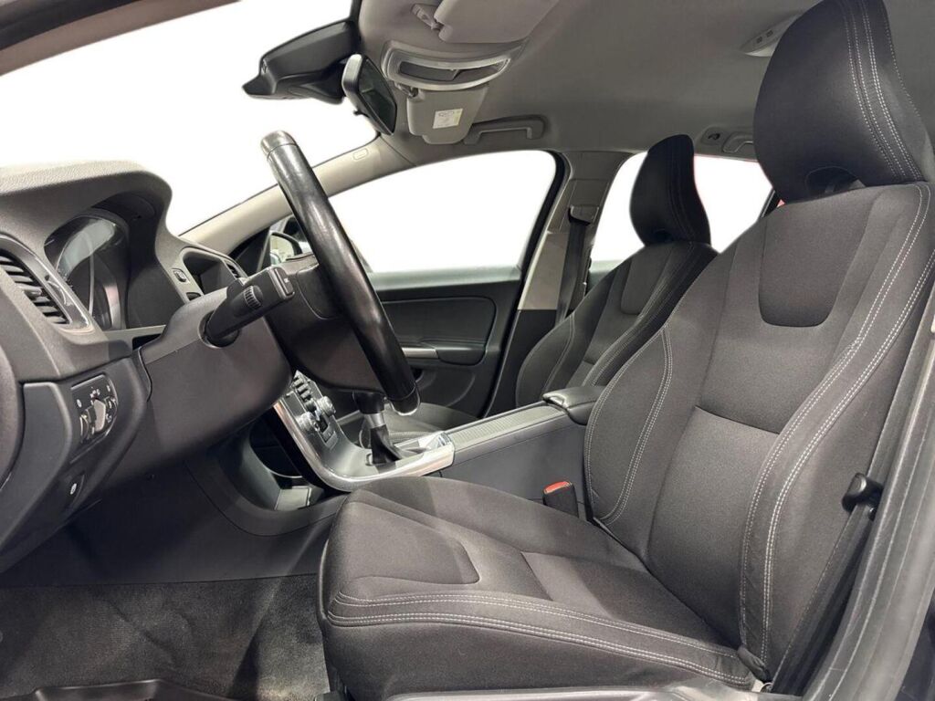 Volvo V60 2015 Harmaa