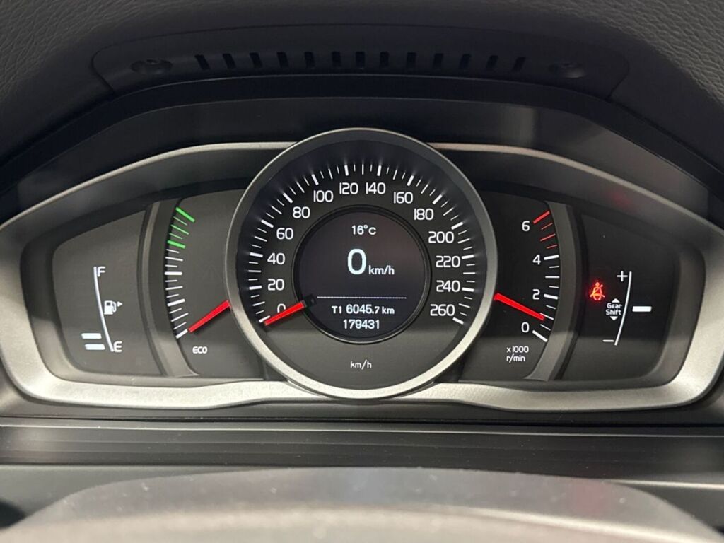 Volvo V60 2015 Harmaa