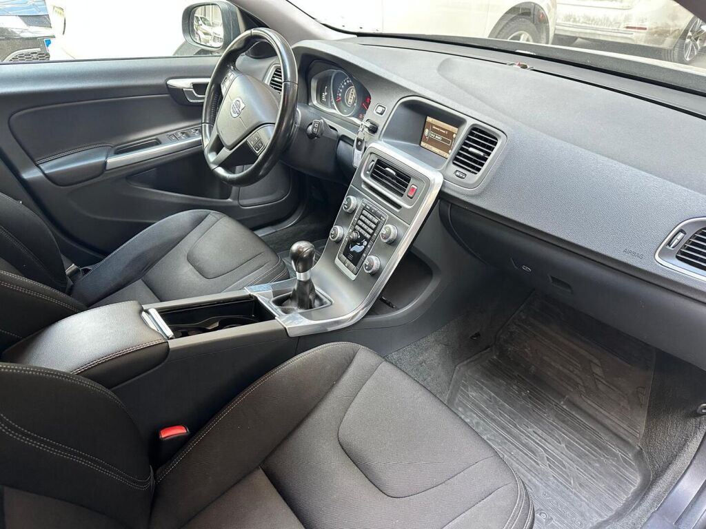 Volvo V60 2015 Harmaa