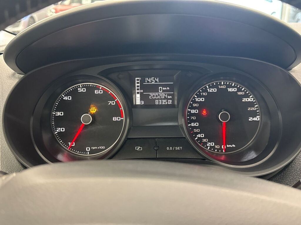 Seat Ibiza 2015 Punainen