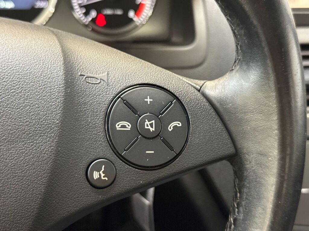 Mercedes-Benz C 2010 Musta